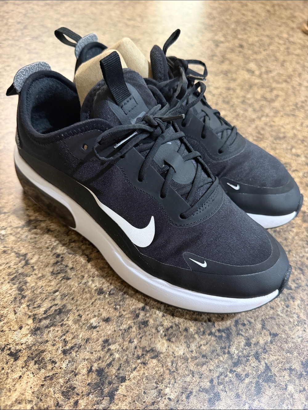 Nike Air Max Dia woman  Black and White Running Sneakers